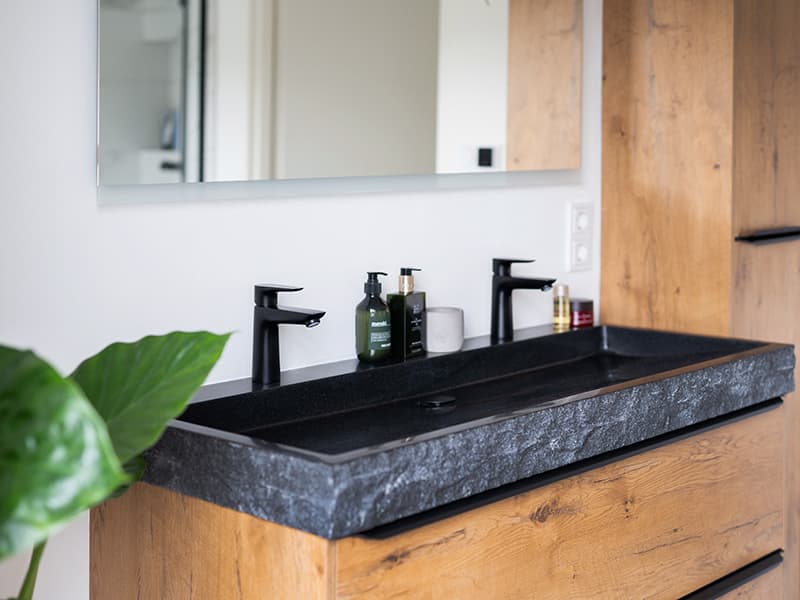 Brede wastafel voor 2 personen