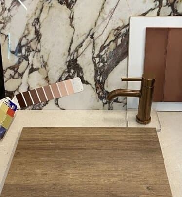 Kleurrijk moodboard voor de badkamer