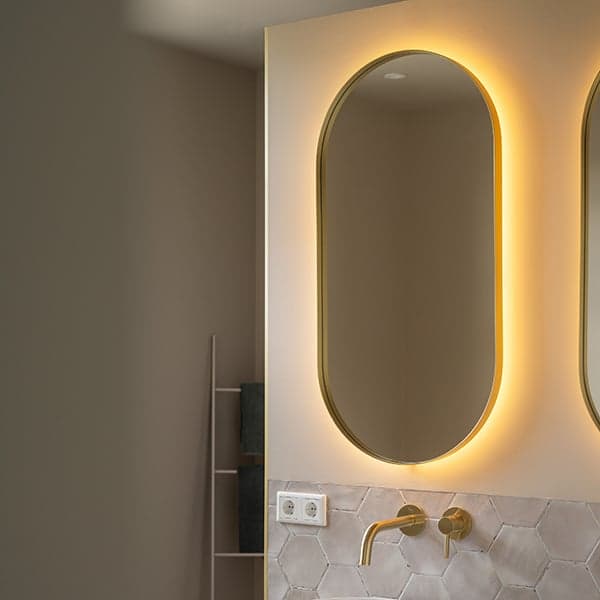 Spiegelverlichting in badkamer