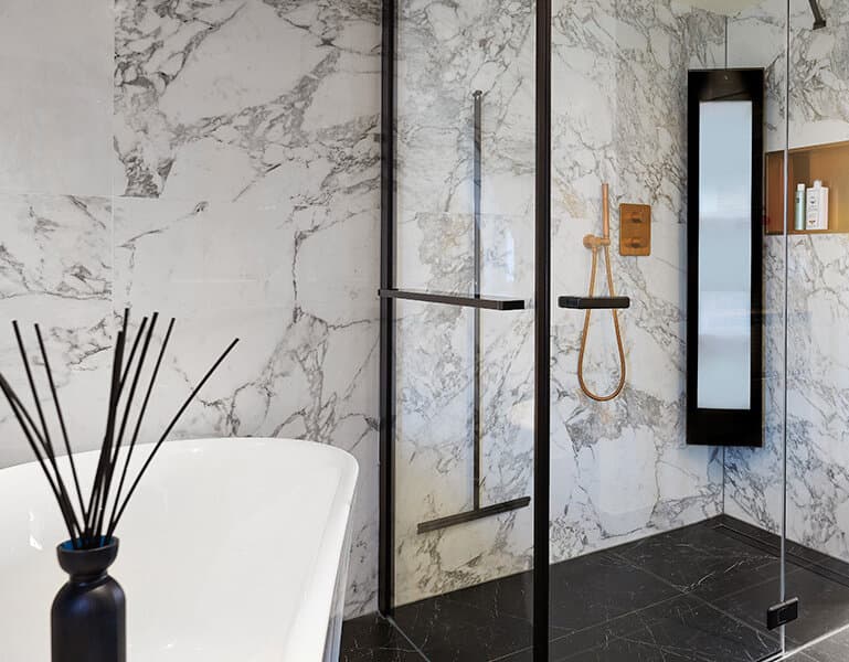 De 8 tips om tot rust te komen in de badkamer