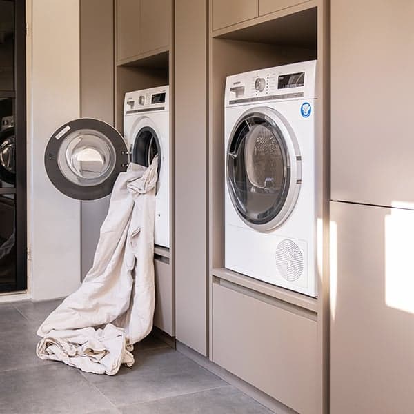 Wasmachine in de bijkeuken