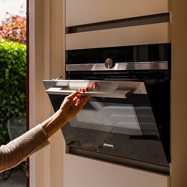 Moderne oven in de keuken