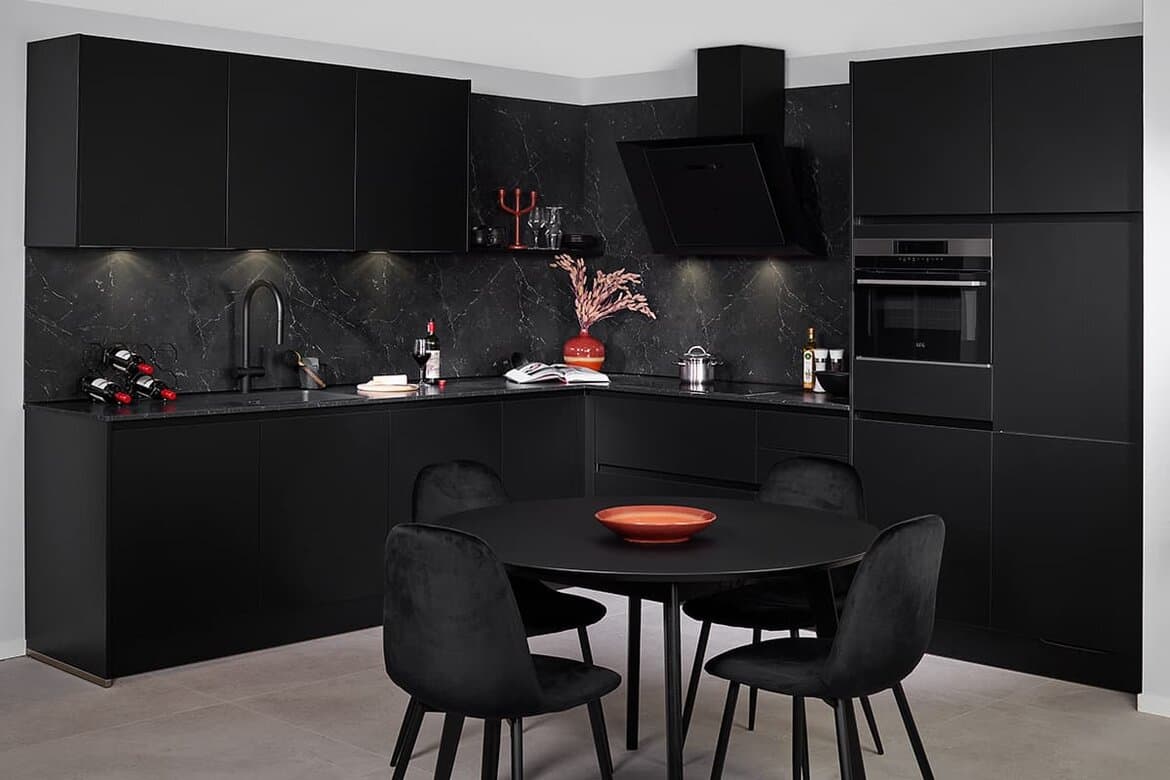 Matzwarte keukenaccessoires