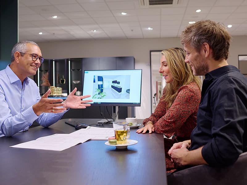 Adviesgesprek-in-showroom